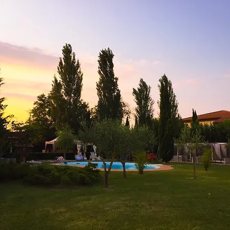Podere Raffaello Apartment